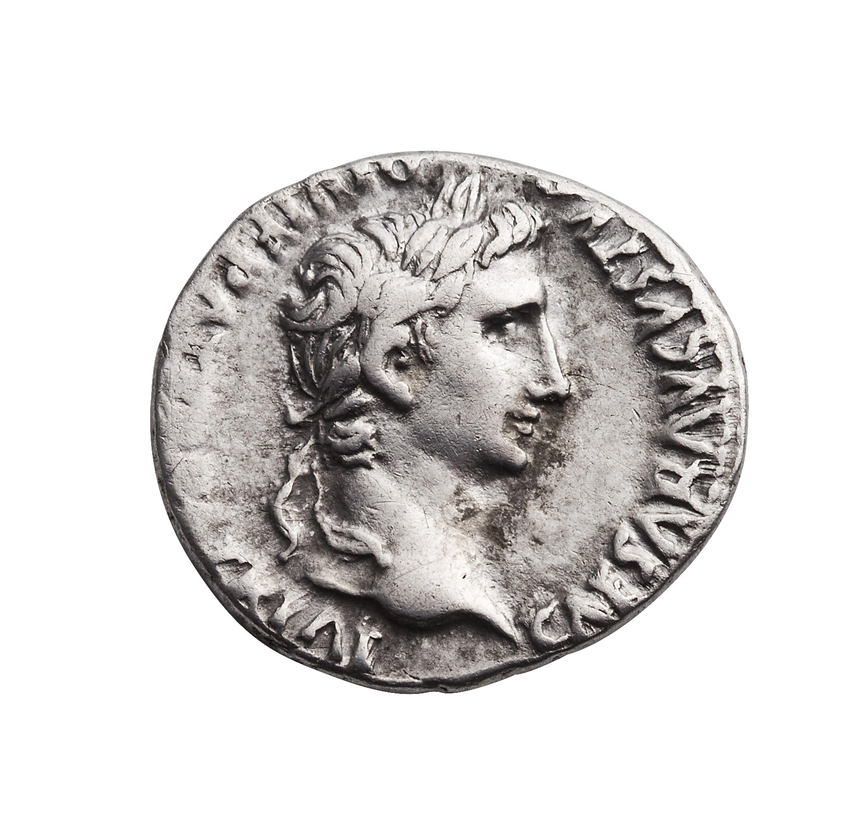 Augustus denarius i sølv. Augustus likte å framstå som ung på romerske mynter, statuer og portretter, og på dette bildet ser han ut som om han er 40 år yngre enn han egentlig er.