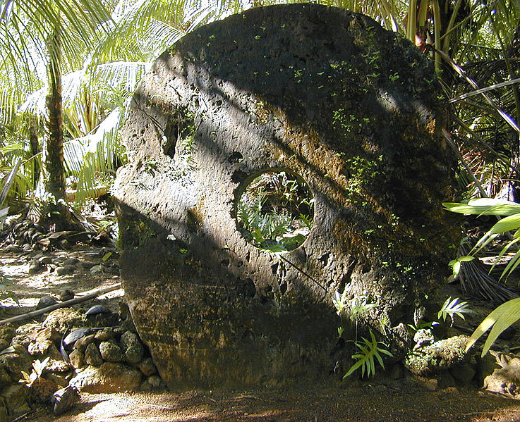 Rai-stein i jungelen på Yap