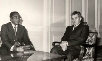 Samlerhuset: Bildte viser Robert Mugabe og Nicolae Ceausescu